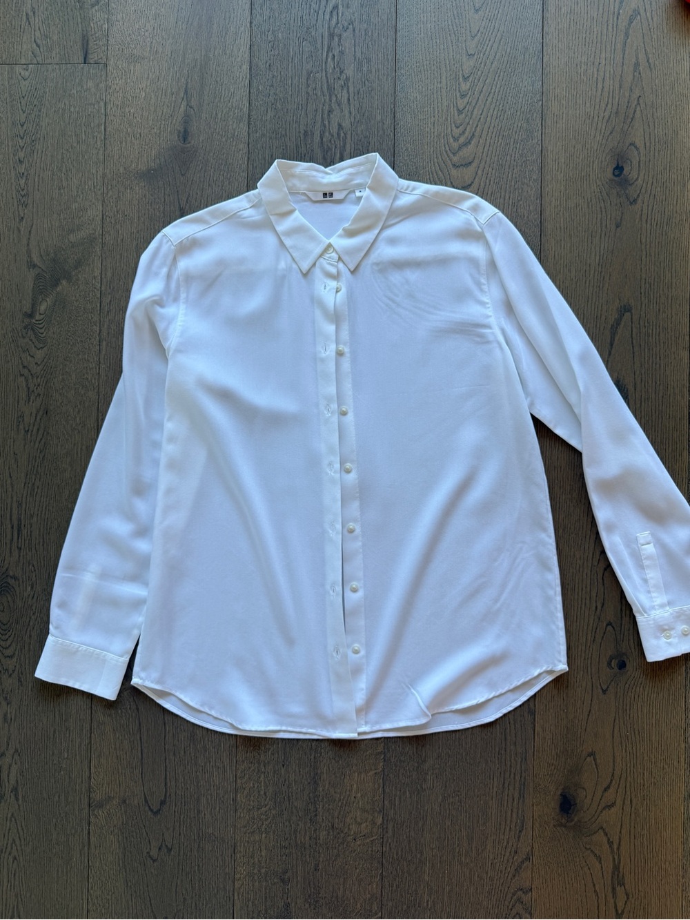 UNIQLO classic white button-up, size M